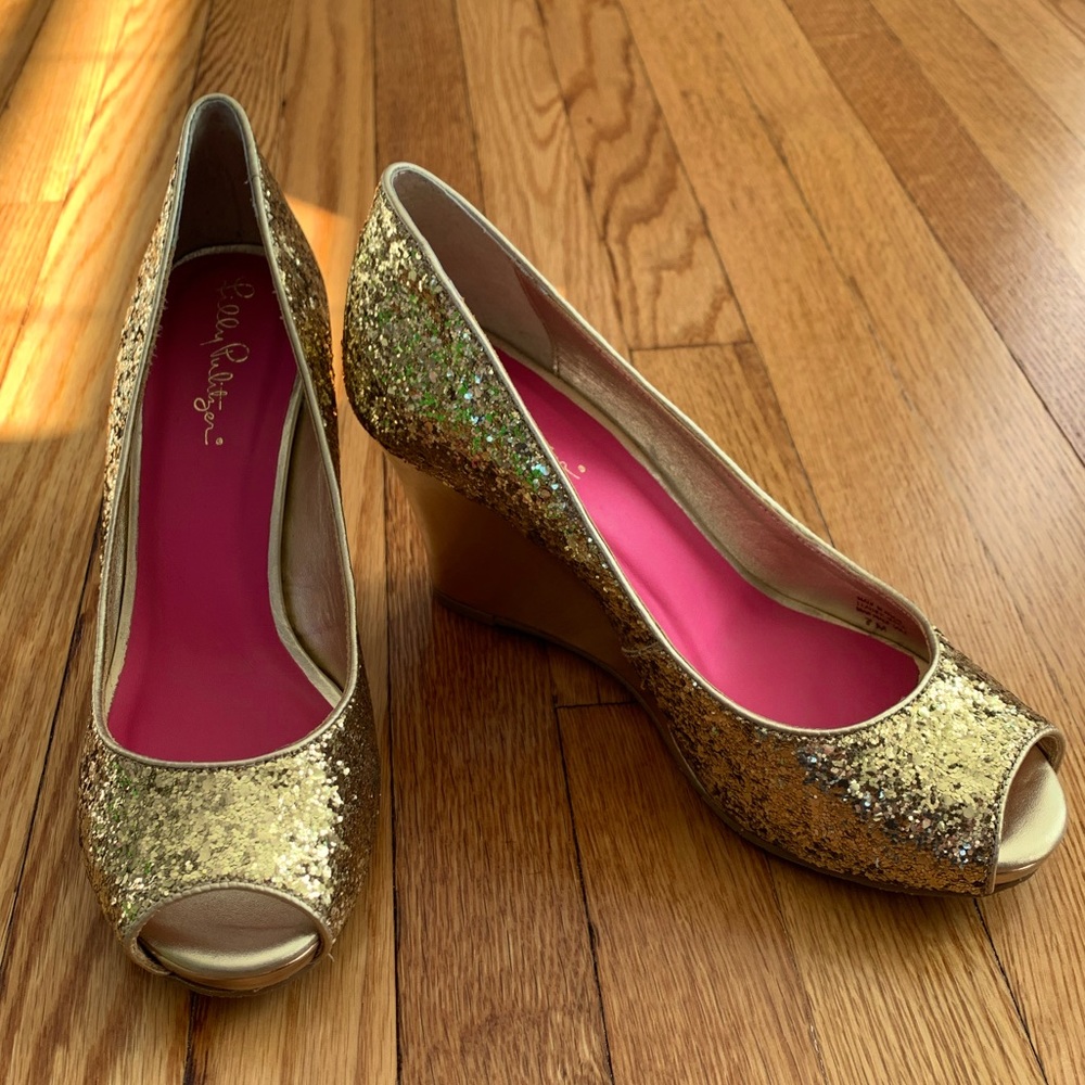 Lilly Pulitzer Resort Chic Gold Glitter Wedges, size 7. Brand new - never worn.